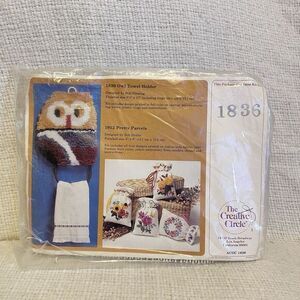 Owl Towel Holder 1912‎ Creative Circle ACOC 1836 kit NEW 1981 yarn Vintage  80s